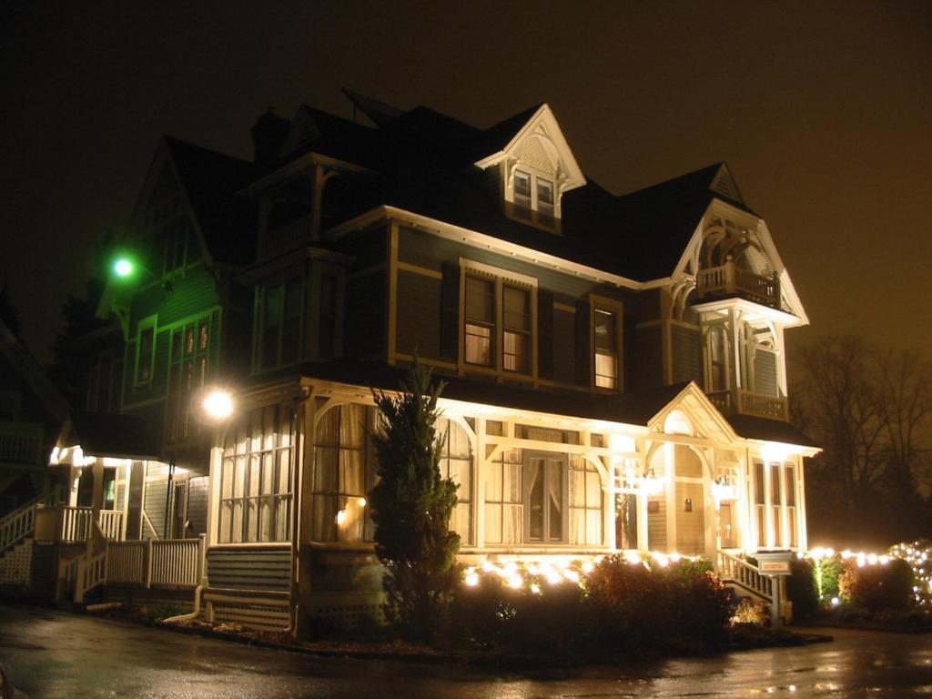 Victoria'S Historic Inn ウルフビル エクステリア 写真