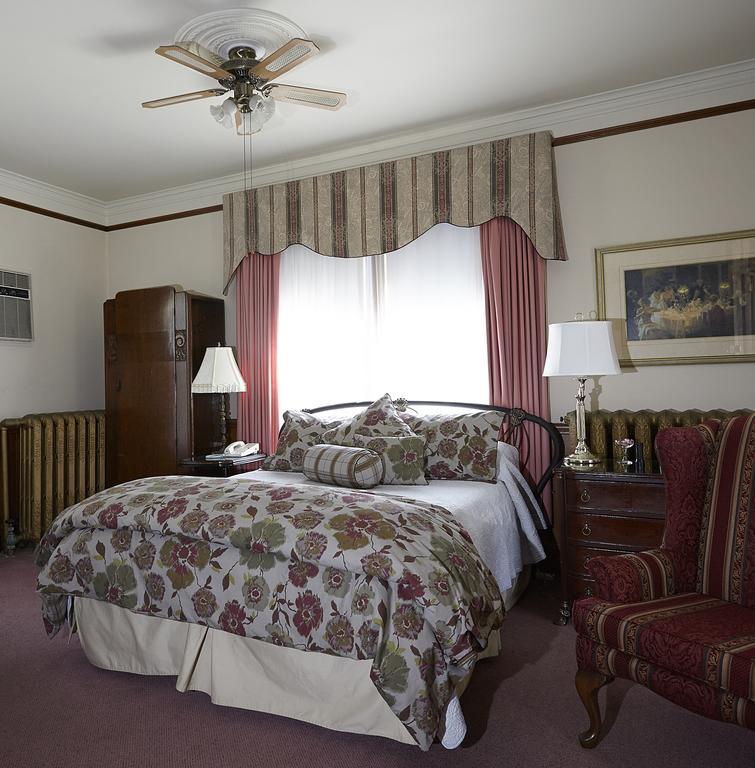 Victoria'S Historic Inn ウルフビル エクステリア 写真